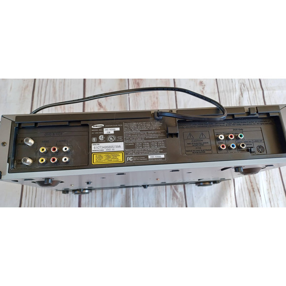 Samsung DVD + VCR Combo Unit DVD-V2000 - Picture 5 of 6